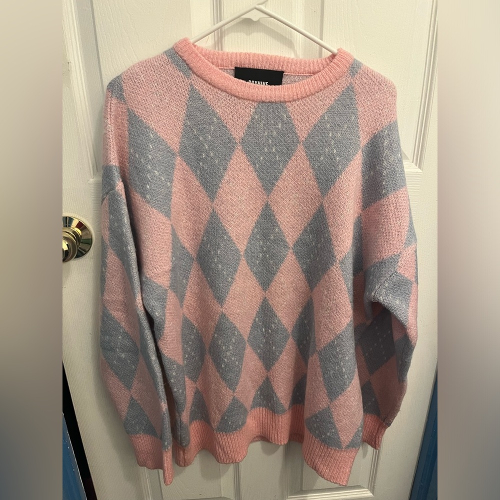Pink and gray diamond shape sweater